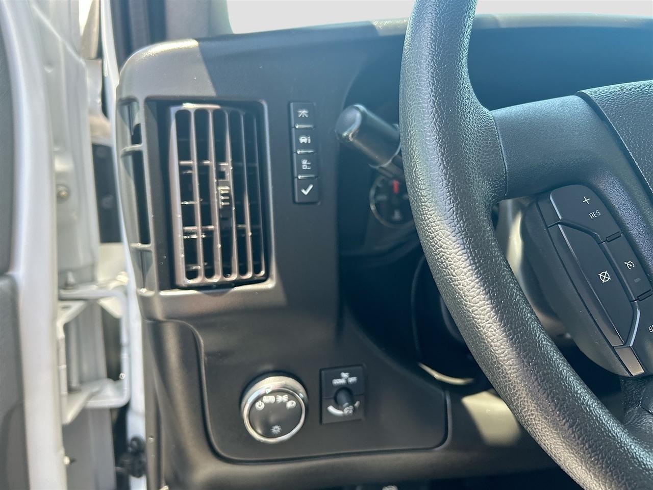 GMC Savana Cargo Van RWD 2500 135" 2023