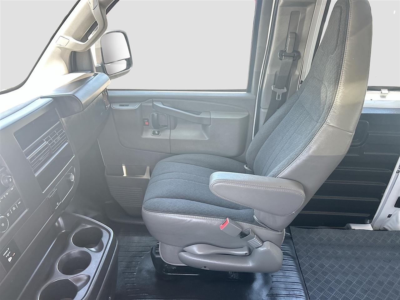GMC Savana Cargo Van RWD 2500 135" 2023