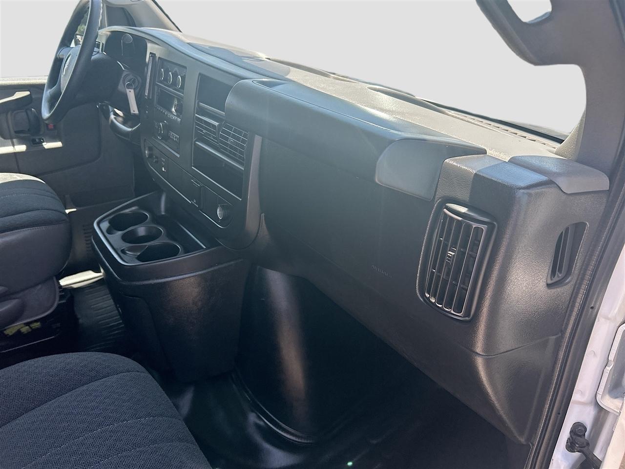 GMC Savana Cargo Van RWD 2500 135" 2023