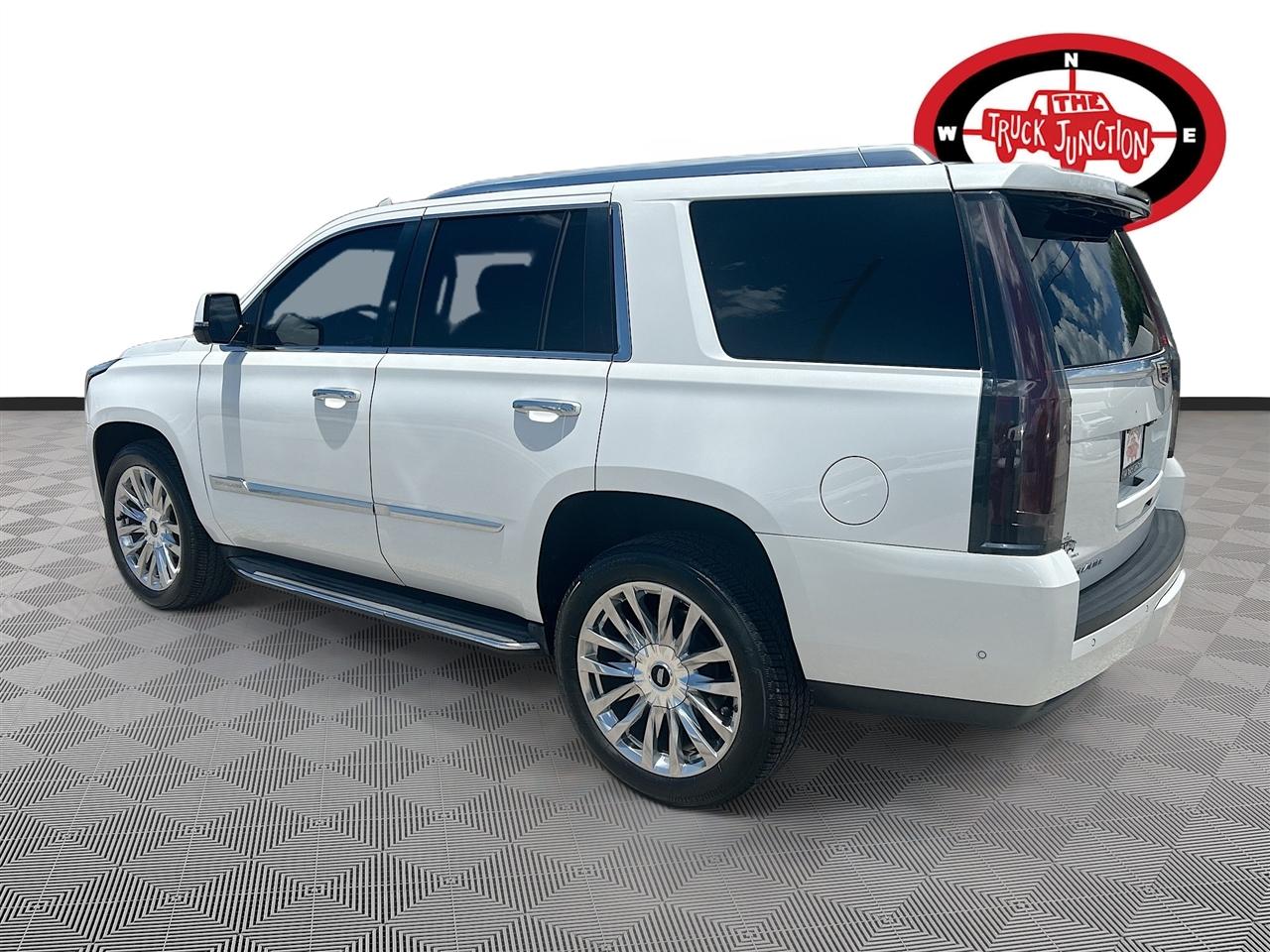 Cadillac Escalade 2WD 4dr Luxury 2019