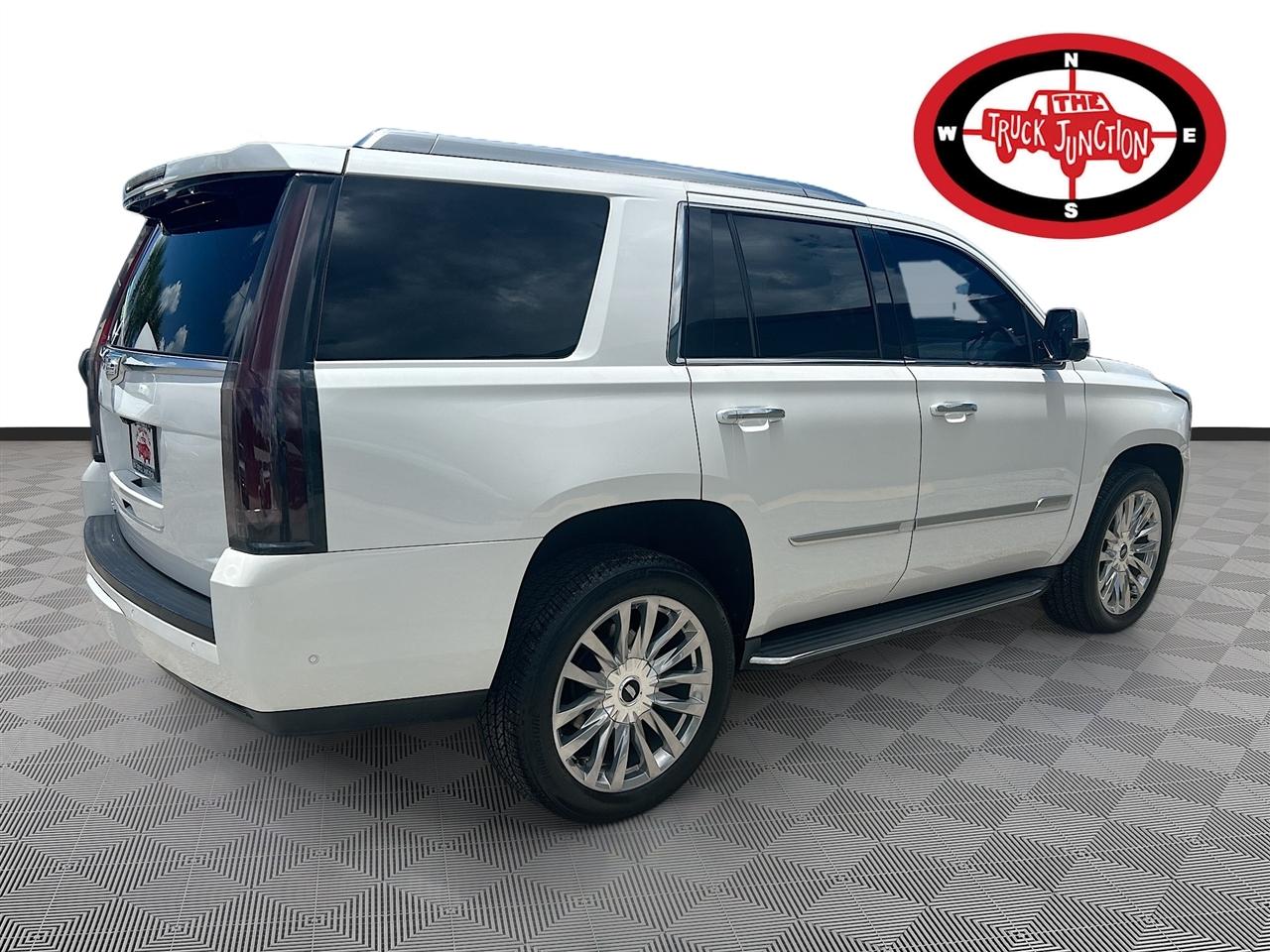 Cadillac Escalade 2WD 4dr Luxury 2019