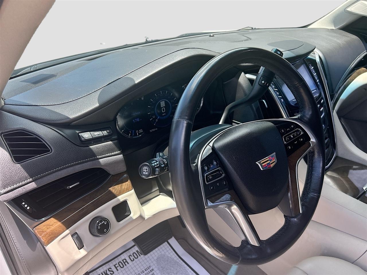 Cadillac Escalade 2WD 4dr Luxury 2019