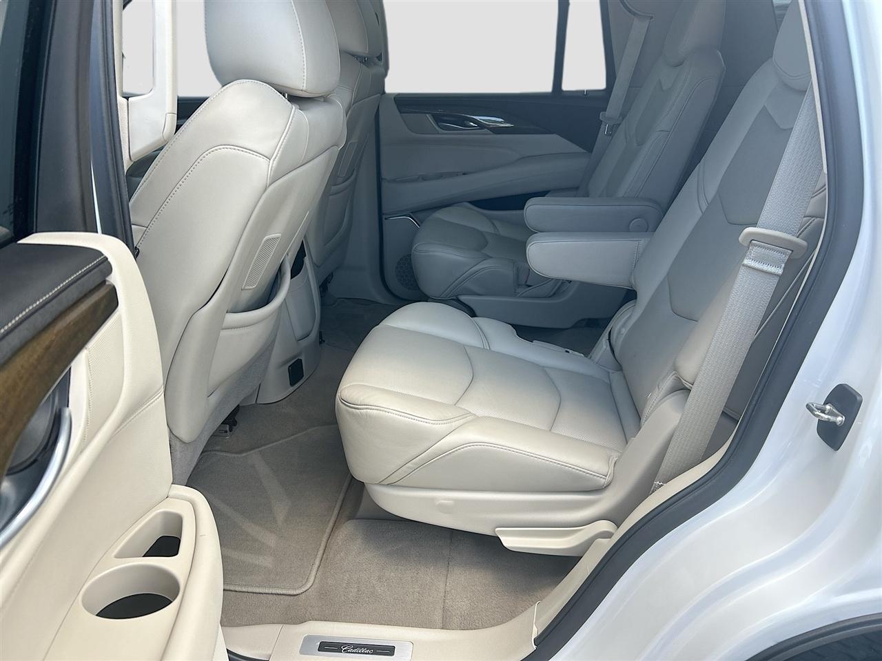 Cadillac Escalade 2WD 4dr Luxury 2019