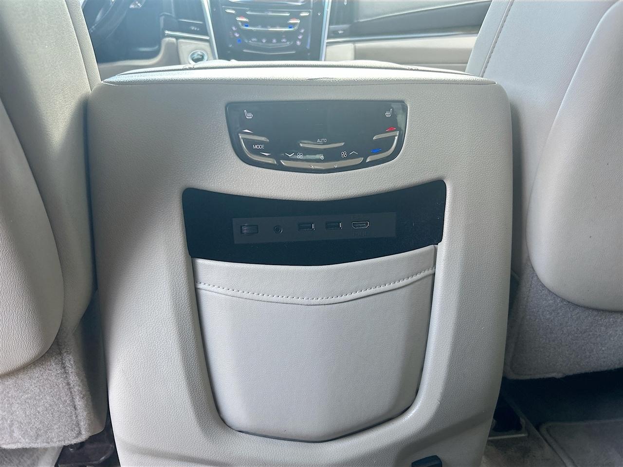 Cadillac Escalade 2WD 4dr Luxury 2019