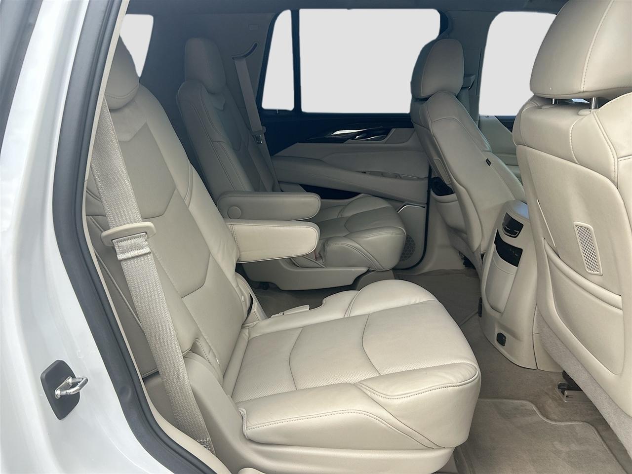 Cadillac Escalade 2WD 4dr Luxury 2019