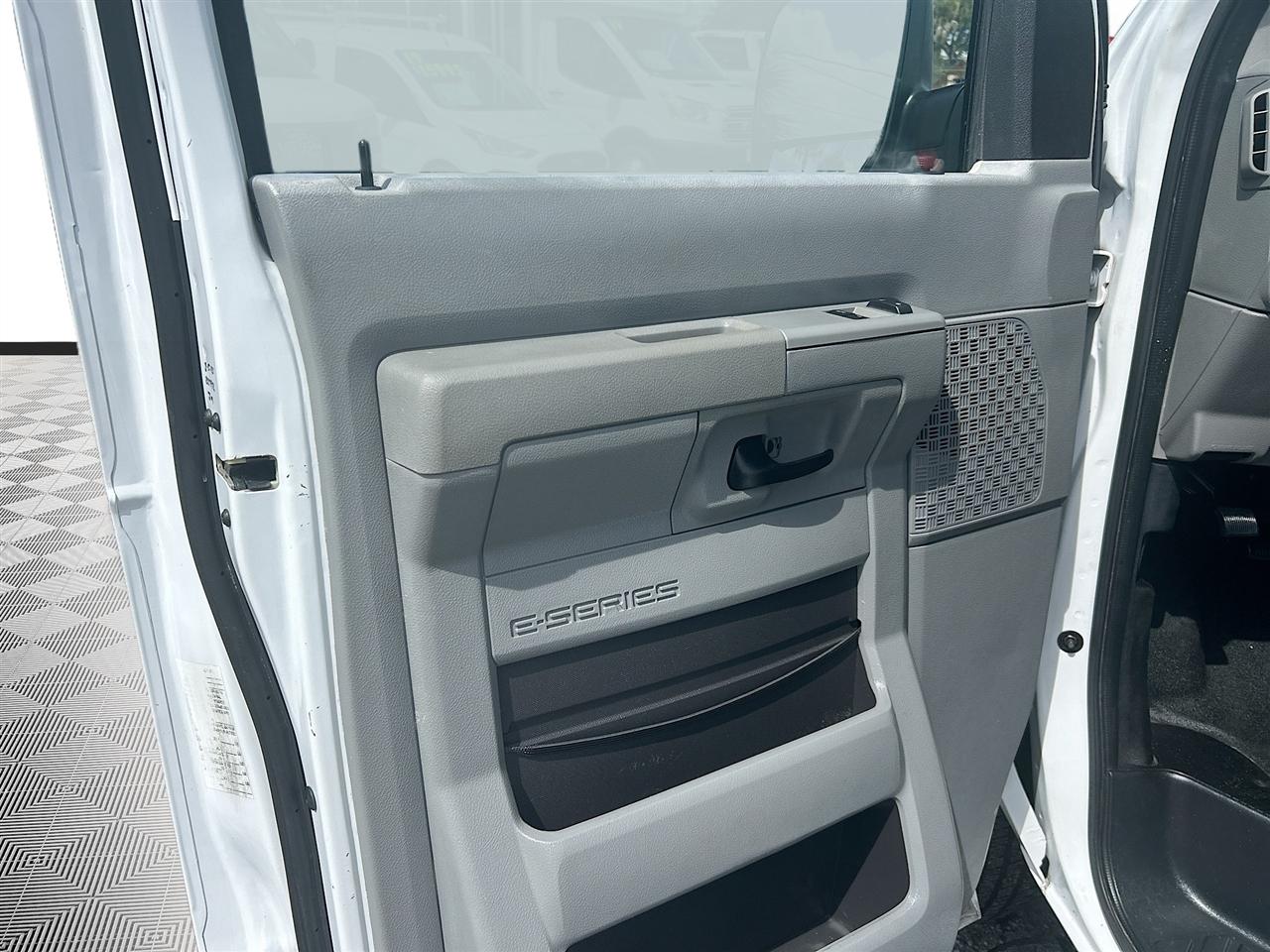 Ford Econoline Cargo Van E-250 Recreational 2012