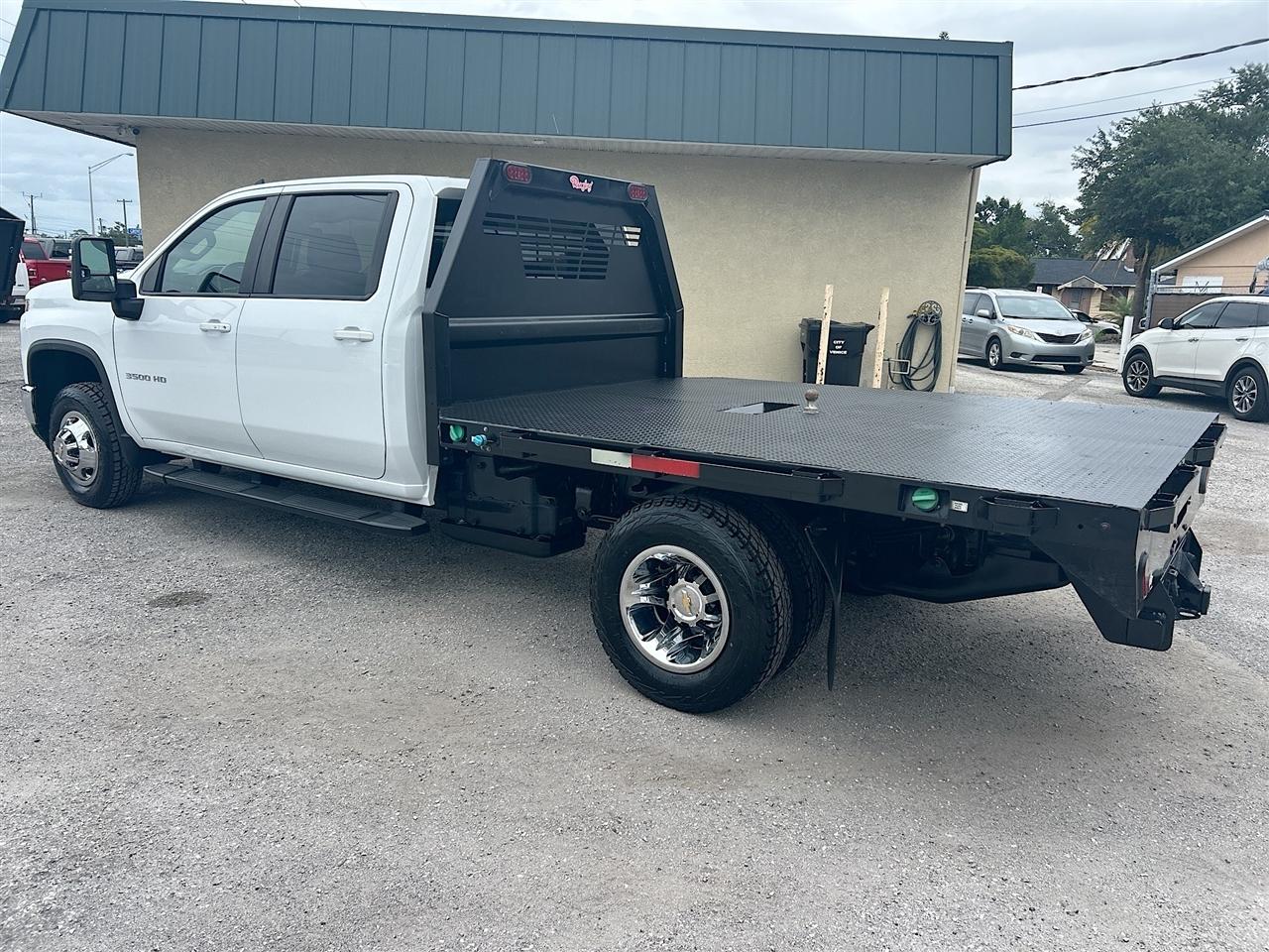 Chevrolet Silverado 3500HD CC 4WD Crew Cab 177" WB, 60" CA LT 2024