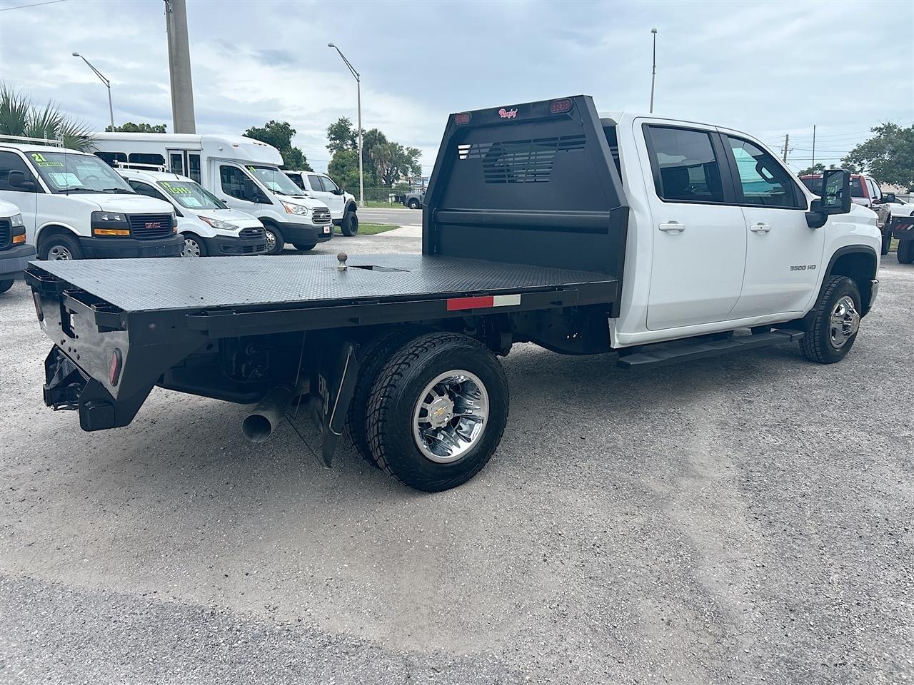 Chevrolet Silverado 3500HD CC 4WD Crew Cab 177" WB, 60" CA LT 2024