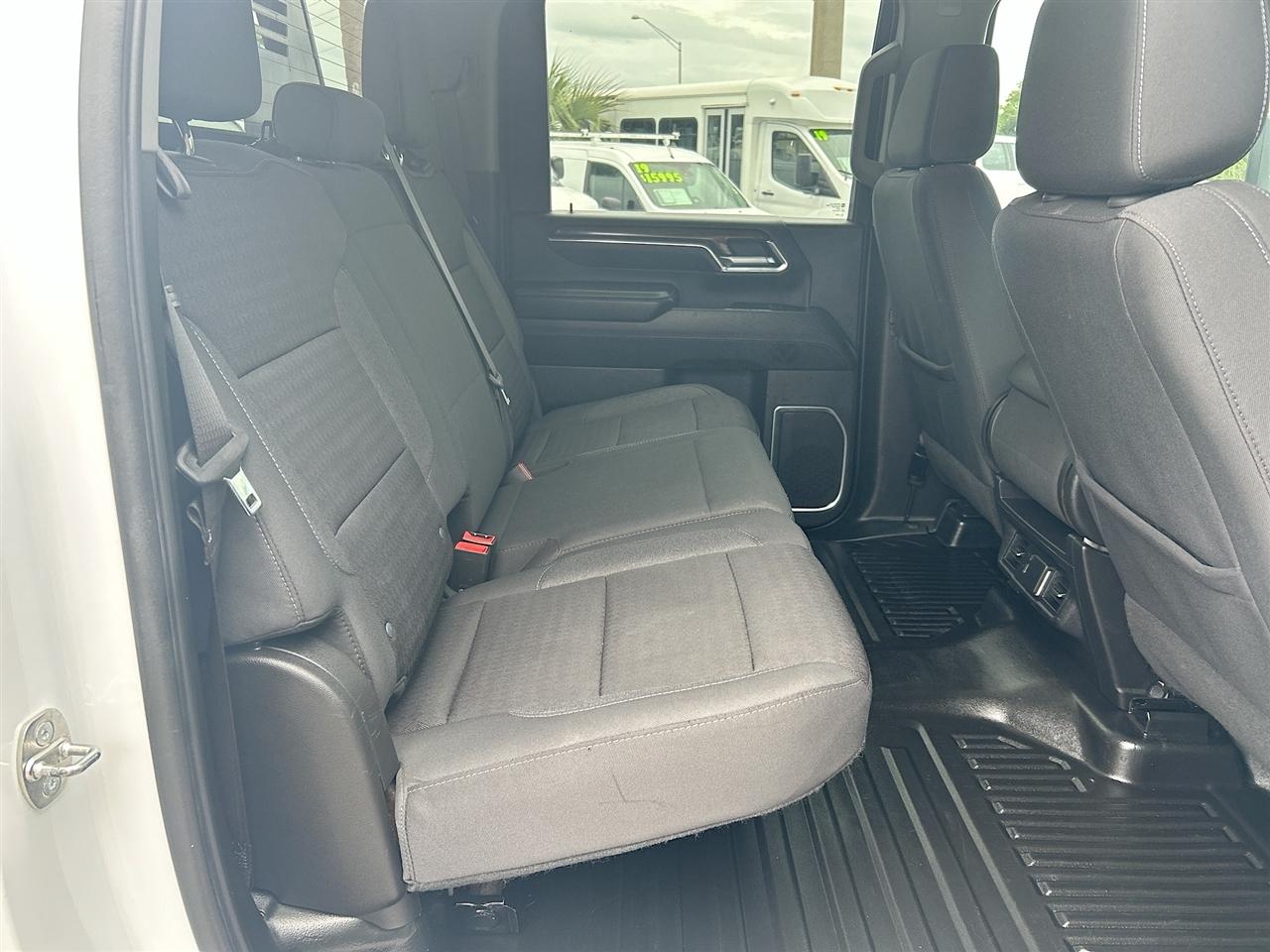 Chevrolet Silverado 3500HD CC 4WD Crew Cab 177" WB, 60" CA LT 2024