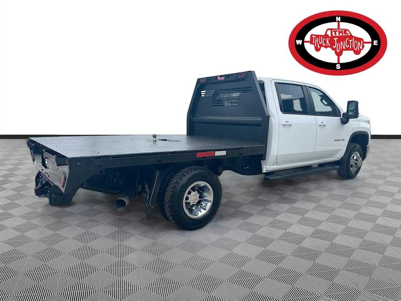 Chevrolet Silverado 3500HD CC 4WD Crew Cab 177" WB, 60" CA LT 2024