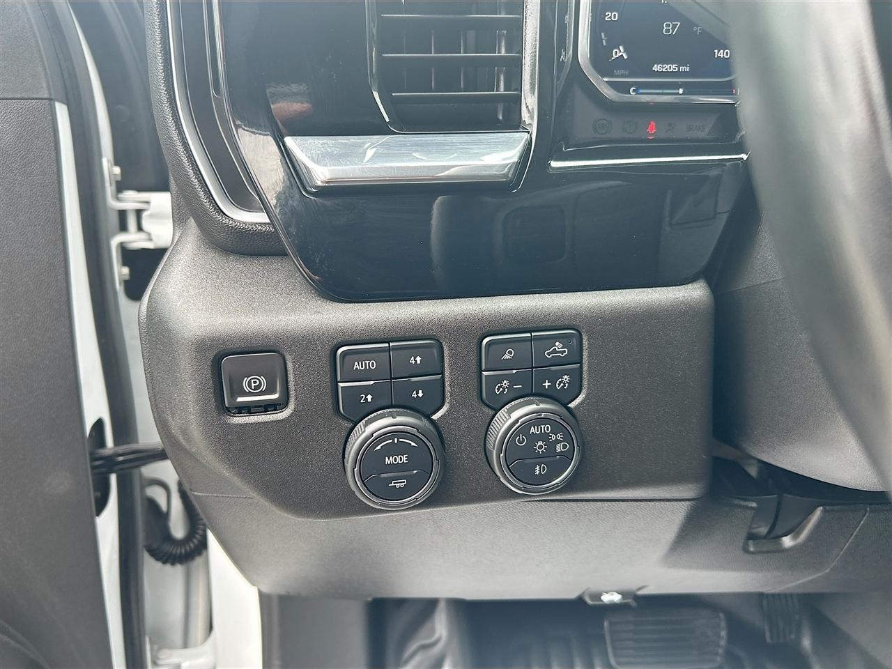 Chevrolet Silverado 3500HD CC 4WD Crew Cab 177" WB, 60" CA LT 2024