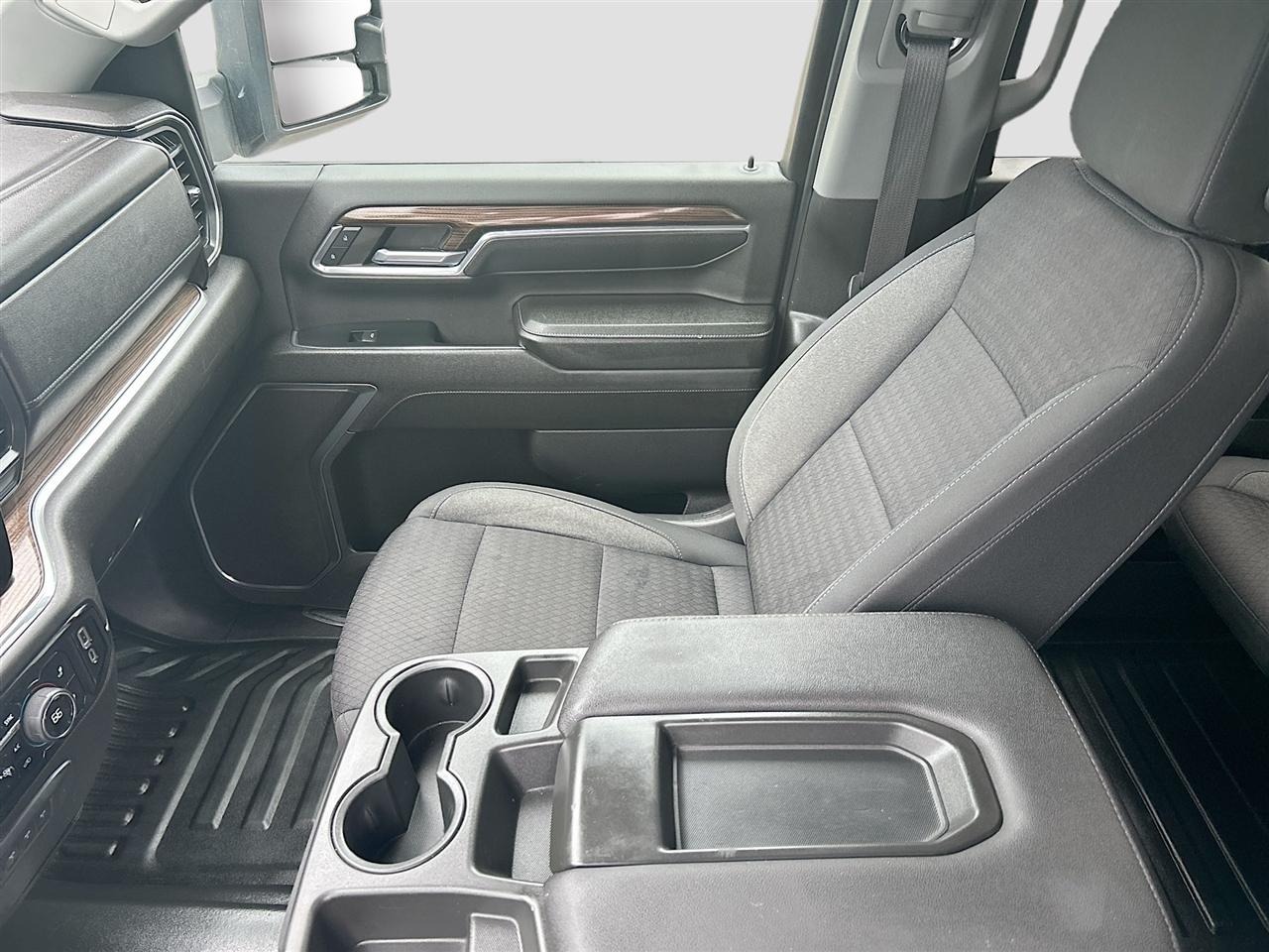 Chevrolet Silverado 3500HD CC 4WD Crew Cab 177" WB, 60" CA LT 2024