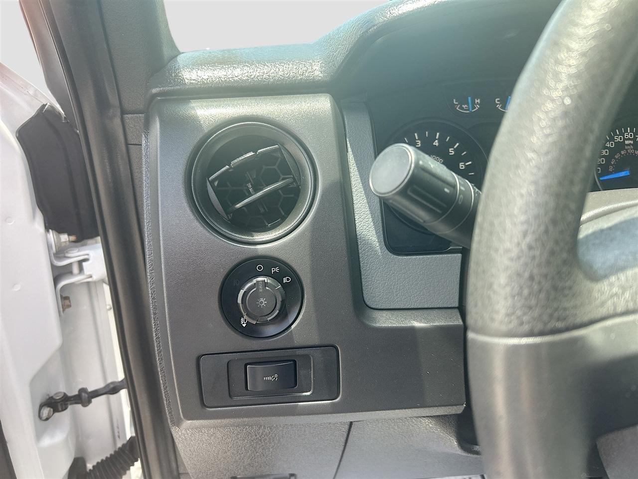 Ford F-150 2WD SuperCrew 145" XLT 2014