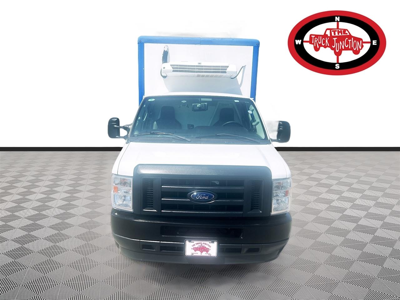Ford E-Series Cutaway E-350 SRW 138" WB 2023