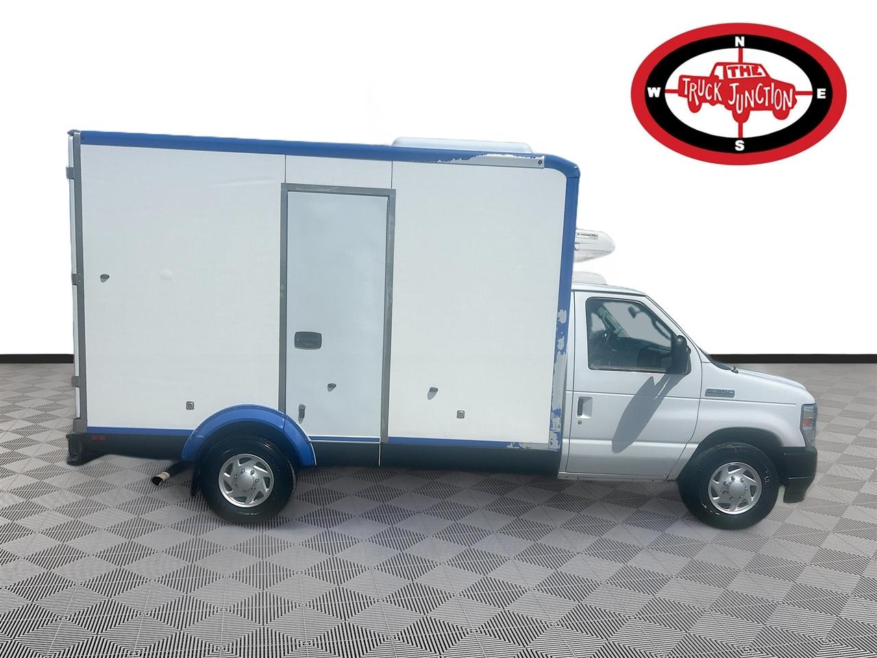 Ford E-Series Cutaway E-350 SRW 138" WB 2023