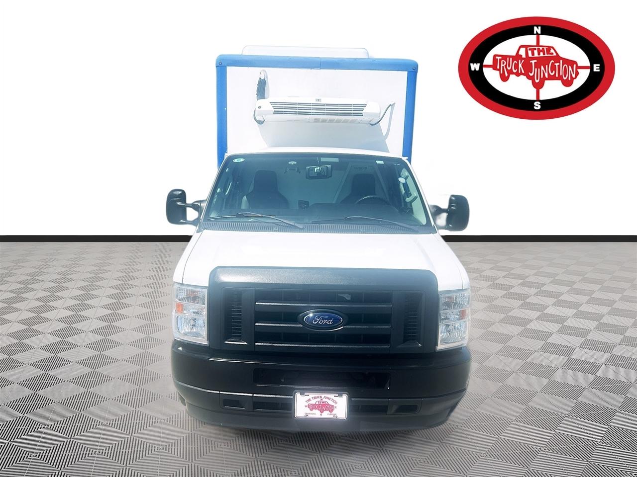 Ford E-Series Cutaway E-350 SRW 138" WB 2023