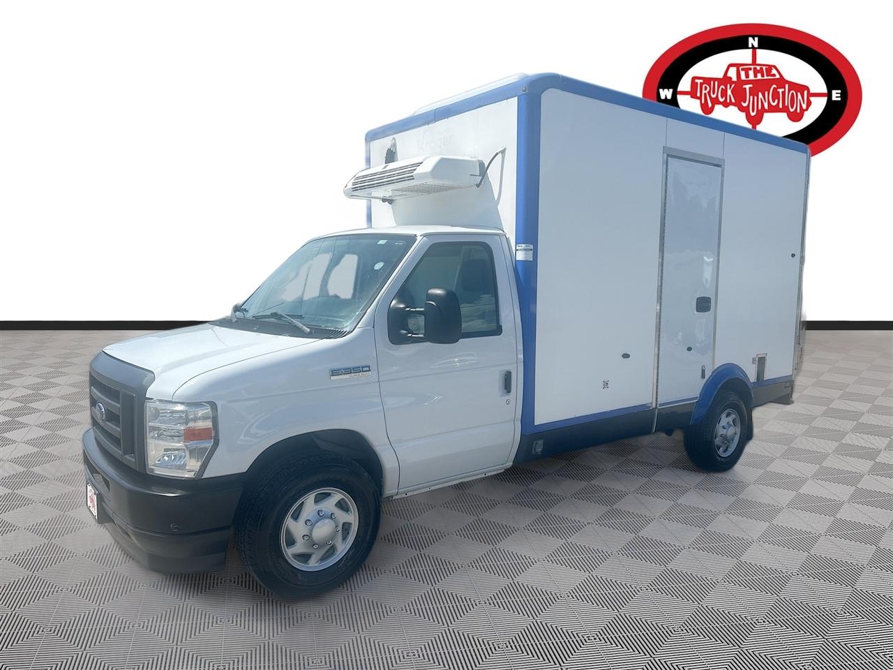 Ford E-Series Cutaway E-350 SRW 138" WB 2023