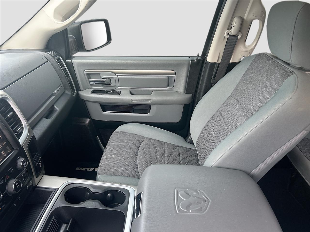 RAM 1500 2WD Crew Cab 149" Big Horn 2016