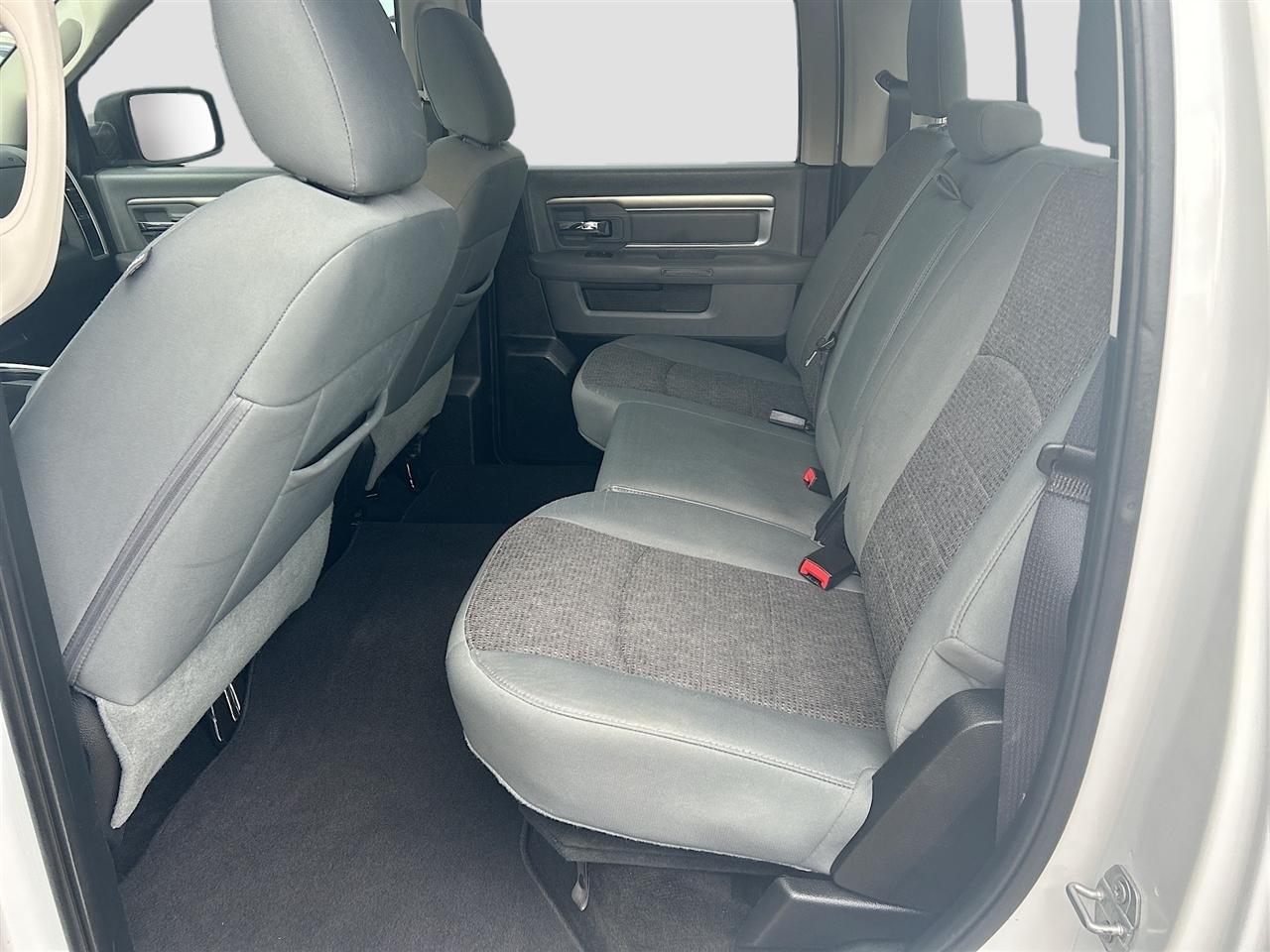 RAM 1500 2WD Crew Cab 149" Big Horn 2016