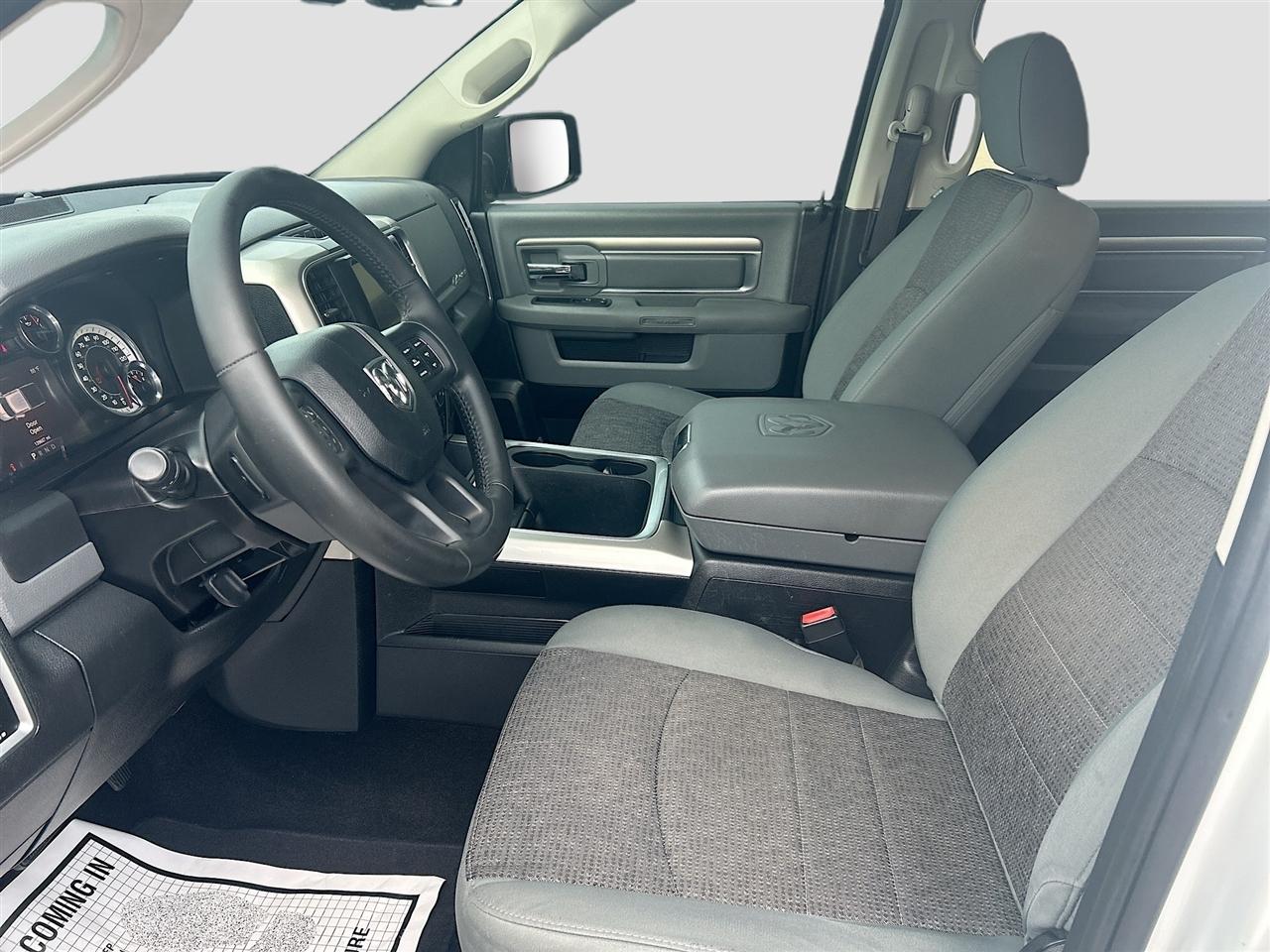 RAM 1500 2WD Crew Cab 149" Big Horn 2016