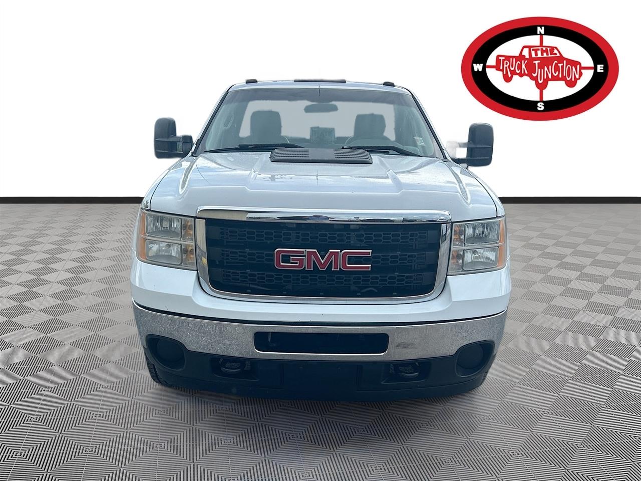 GMC Sierra 3500HD 2WD Reg Cab 137.5" WB, 59.8" CA WT 2011