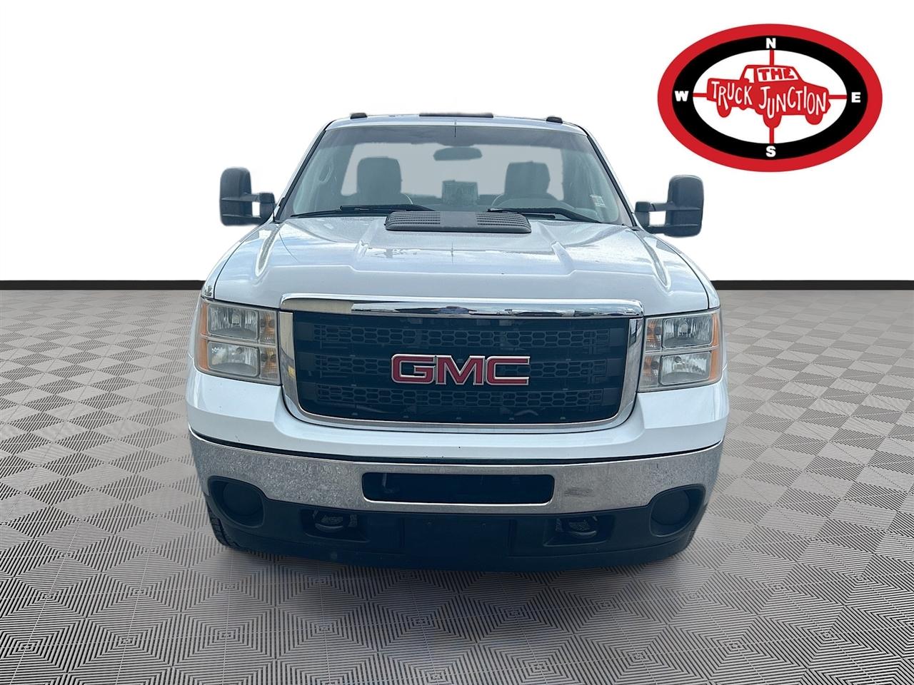 GMC Sierra 3500HD 2WD Reg Cab 137.5" WB, 59.8" CA WT 2011