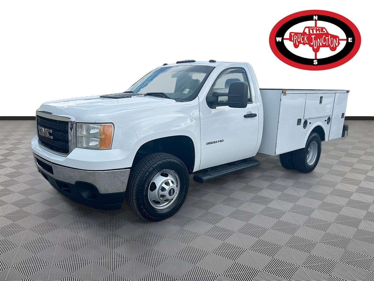 GMC Sierra 3500HD 2WD Reg Cab 137.5" WB, 59.8" CA WT 2011