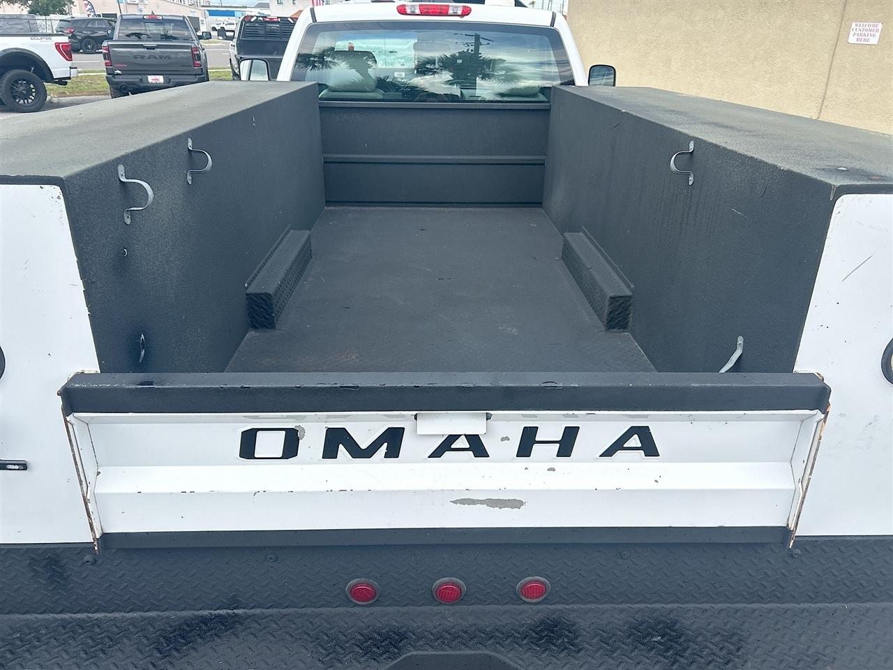 GMC Sierra 3500HD 2WD Reg Cab 137.5" WB, 59.8" CA WT 2011