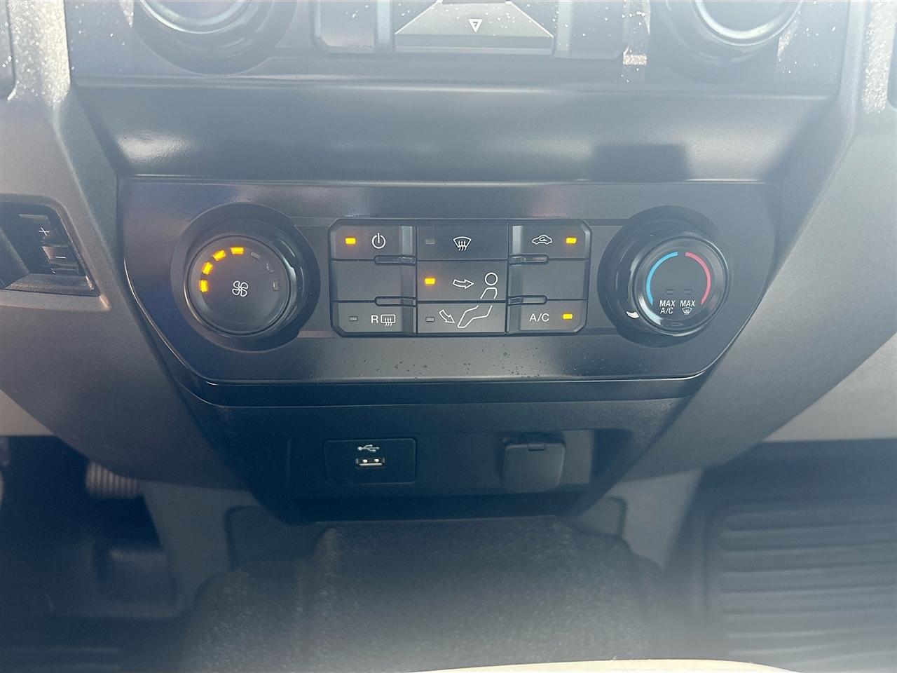 Ford Super Duty F-250 SRW XL 2WD SuperCab 6.75' Box 2022
