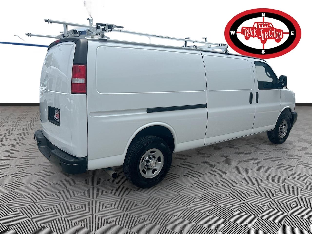 Chevrolet Express Cargo Van RWD 3500 155" 2023