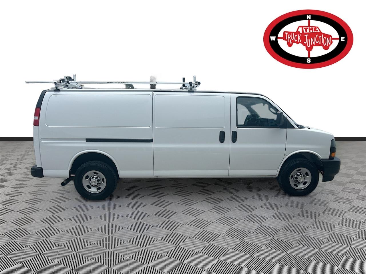 Chevrolet Express Cargo Van RWD 3500 155" 2023