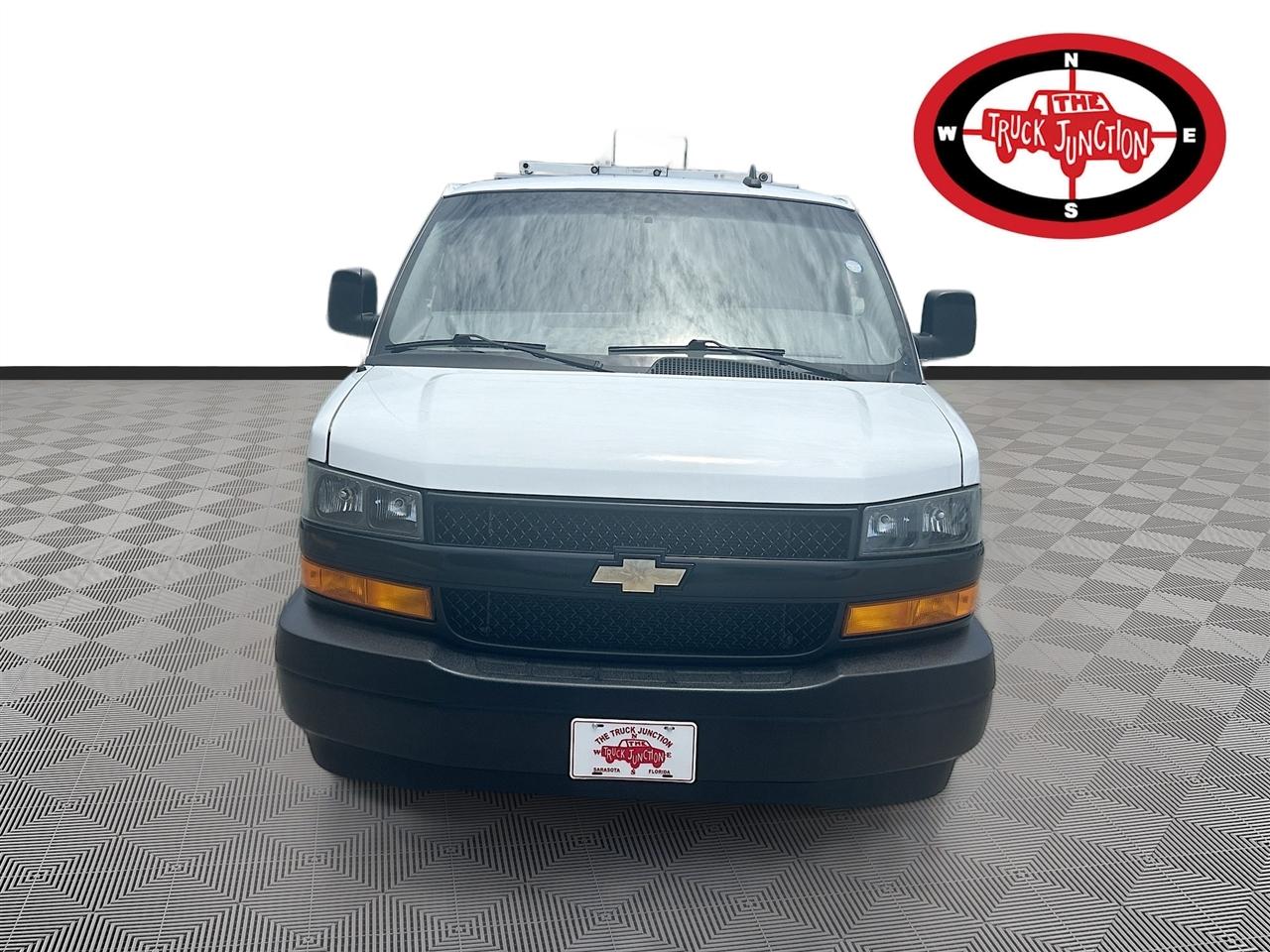 Chevrolet Express Cargo Van RWD 3500 155" 2023