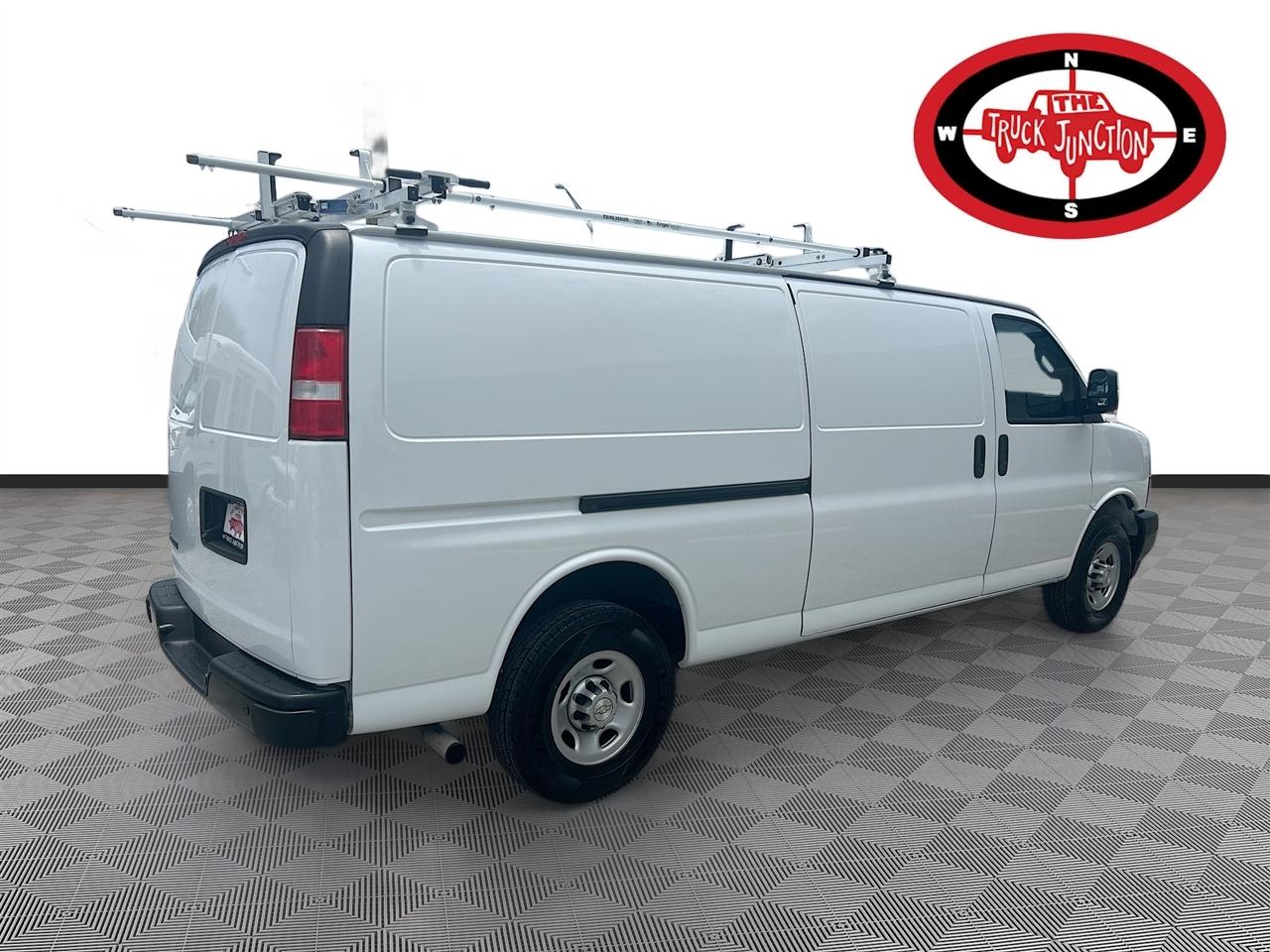 Chevrolet Express Cargo Van RWD 3500 155" 2023