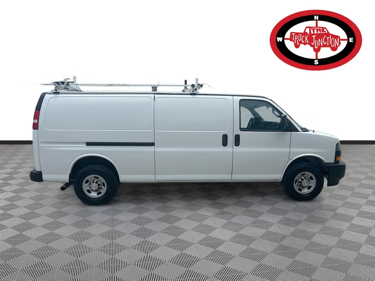 Chevrolet Express Cargo Van RWD 3500 155" 2023