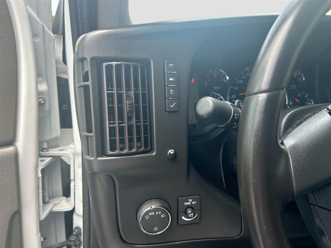 Chevrolet Express Cargo Van RWD 3500 155" 2023