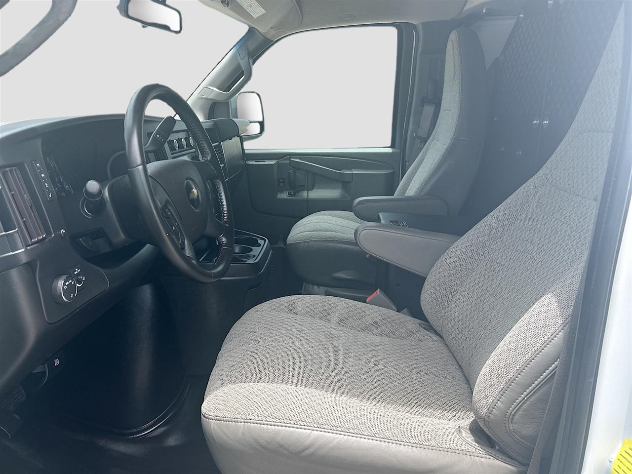 Chevrolet Express Cargo Van RWD 3500 155" 2023
