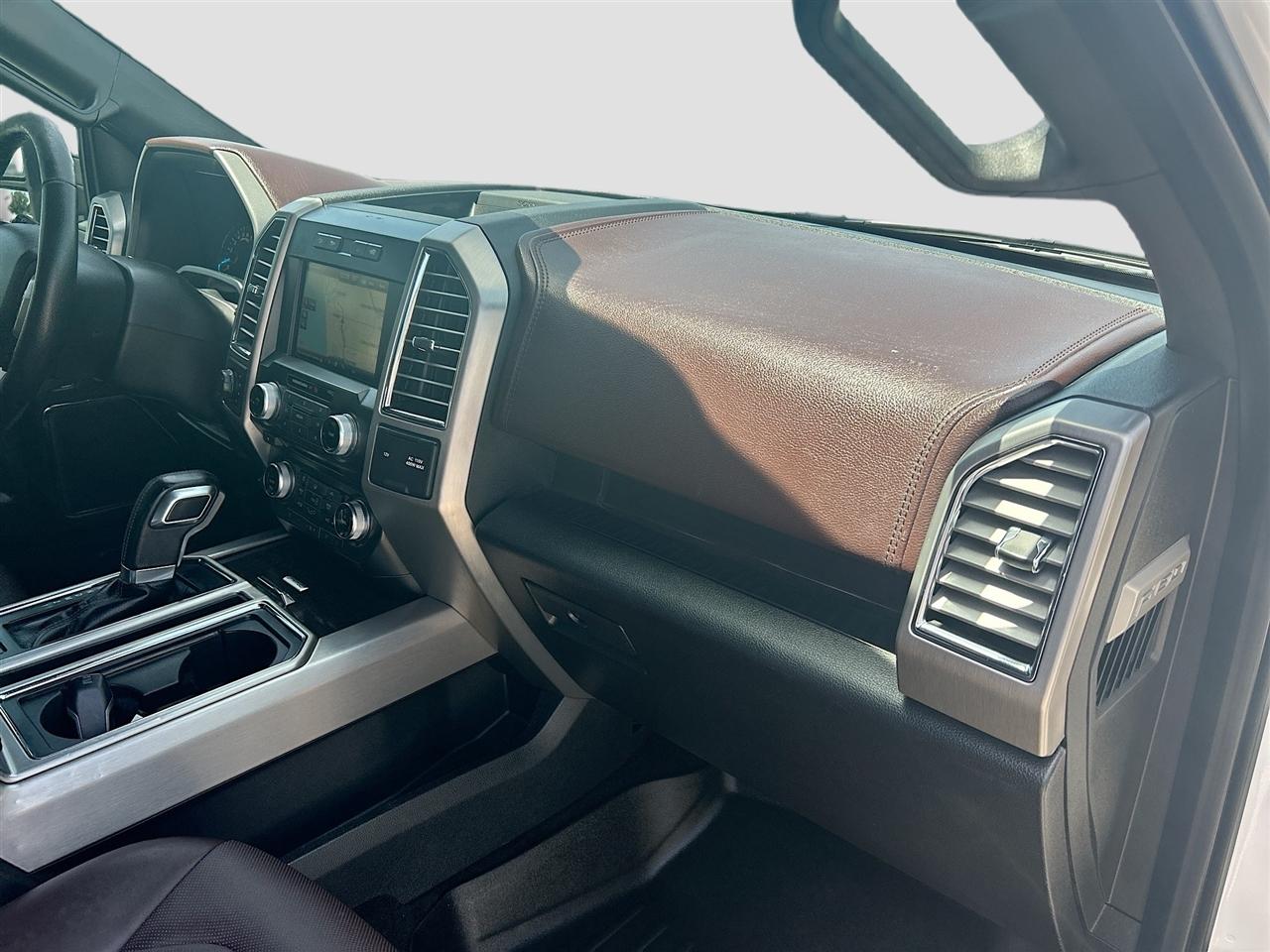 Ford F-150 4WD SuperCrew 145" Platinum 2015
