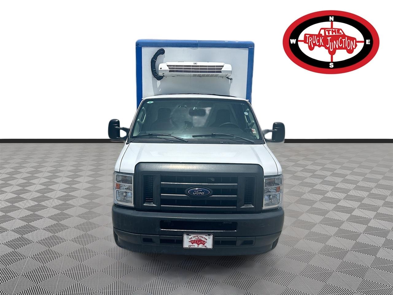 Ford E-Series Cutaway E-350 SRW 138" WB 2023