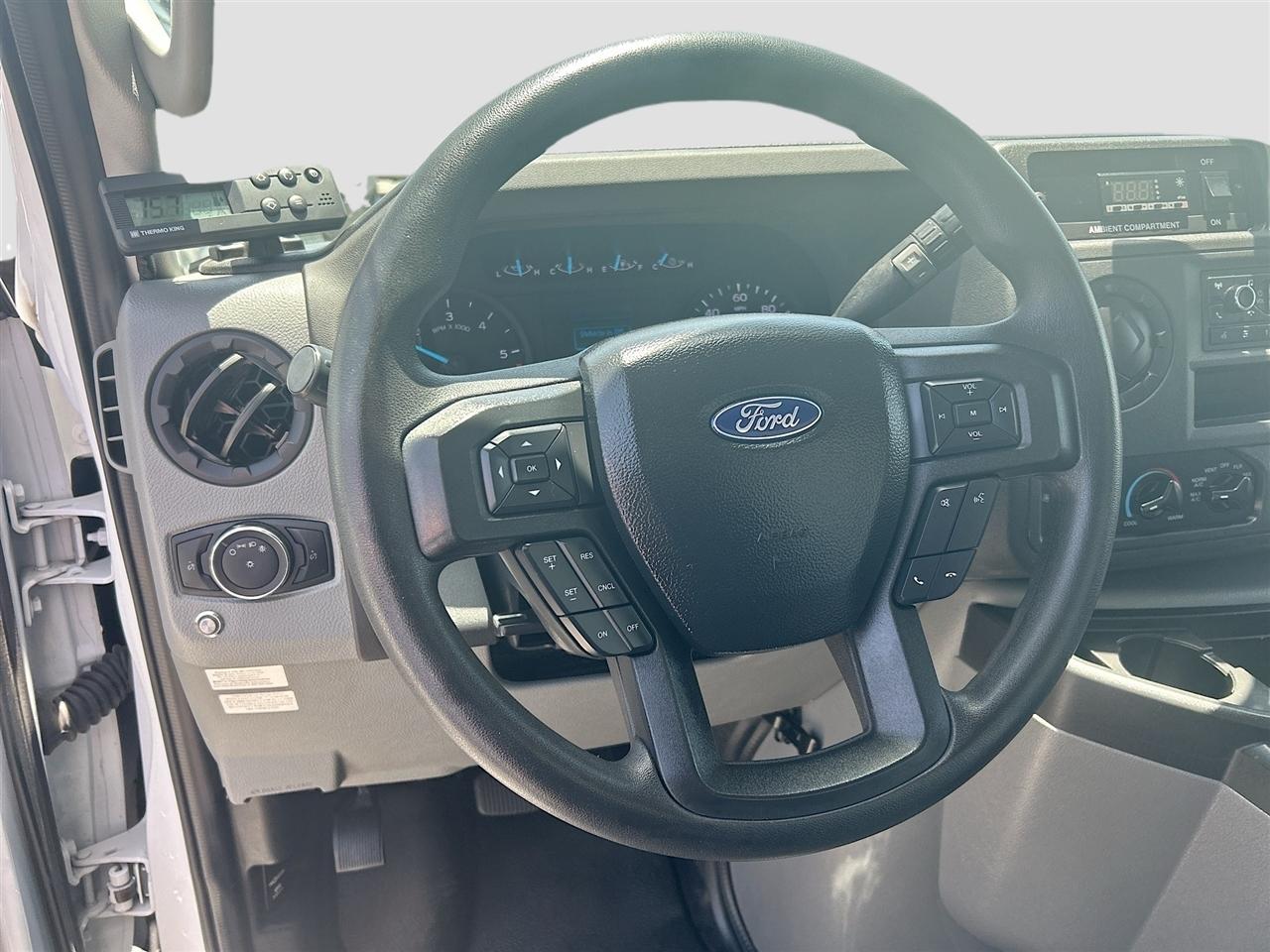 Ford E-Series Cutaway E-350 SRW 138" WB 2023