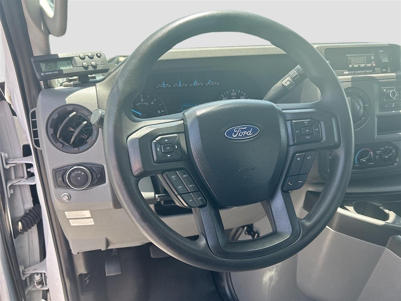 Ford E-Series Cutaway E-350 SRW 138" WB 2023
