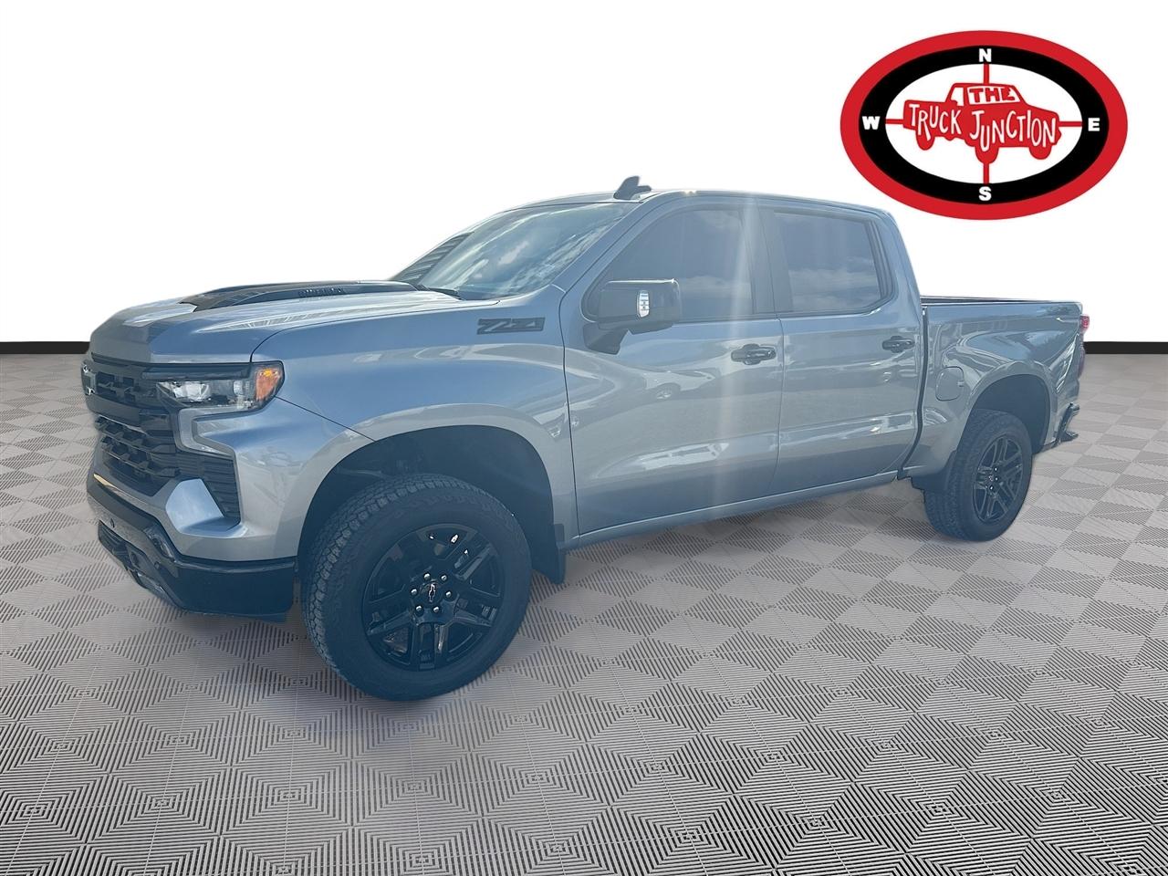 Chevrolet Silverado 1500 4WD Crew Cab 147" LT Trail Boss 2024