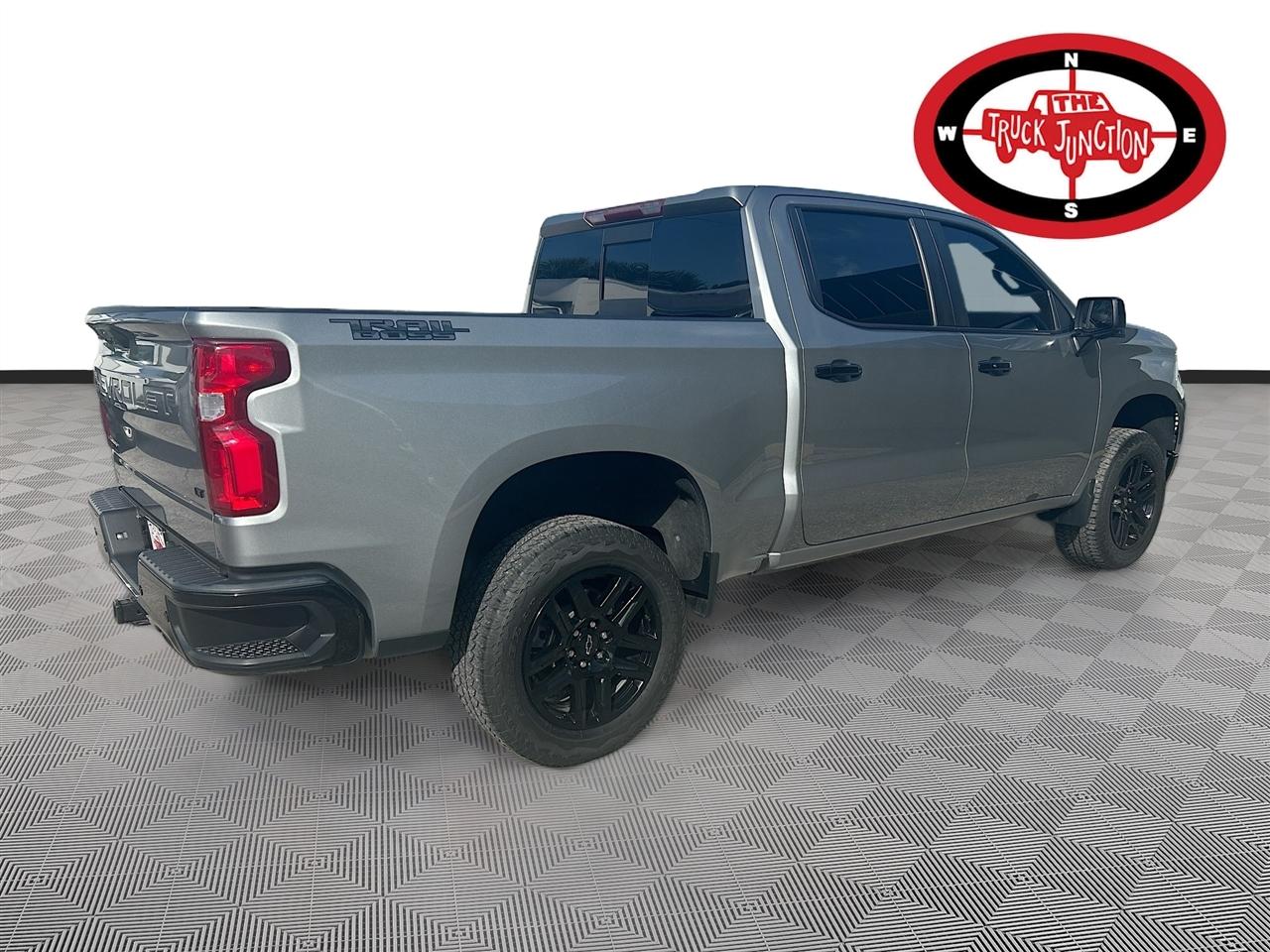 Chevrolet Silverado 1500 4WD Crew Cab 147" LT Trail Boss 2024