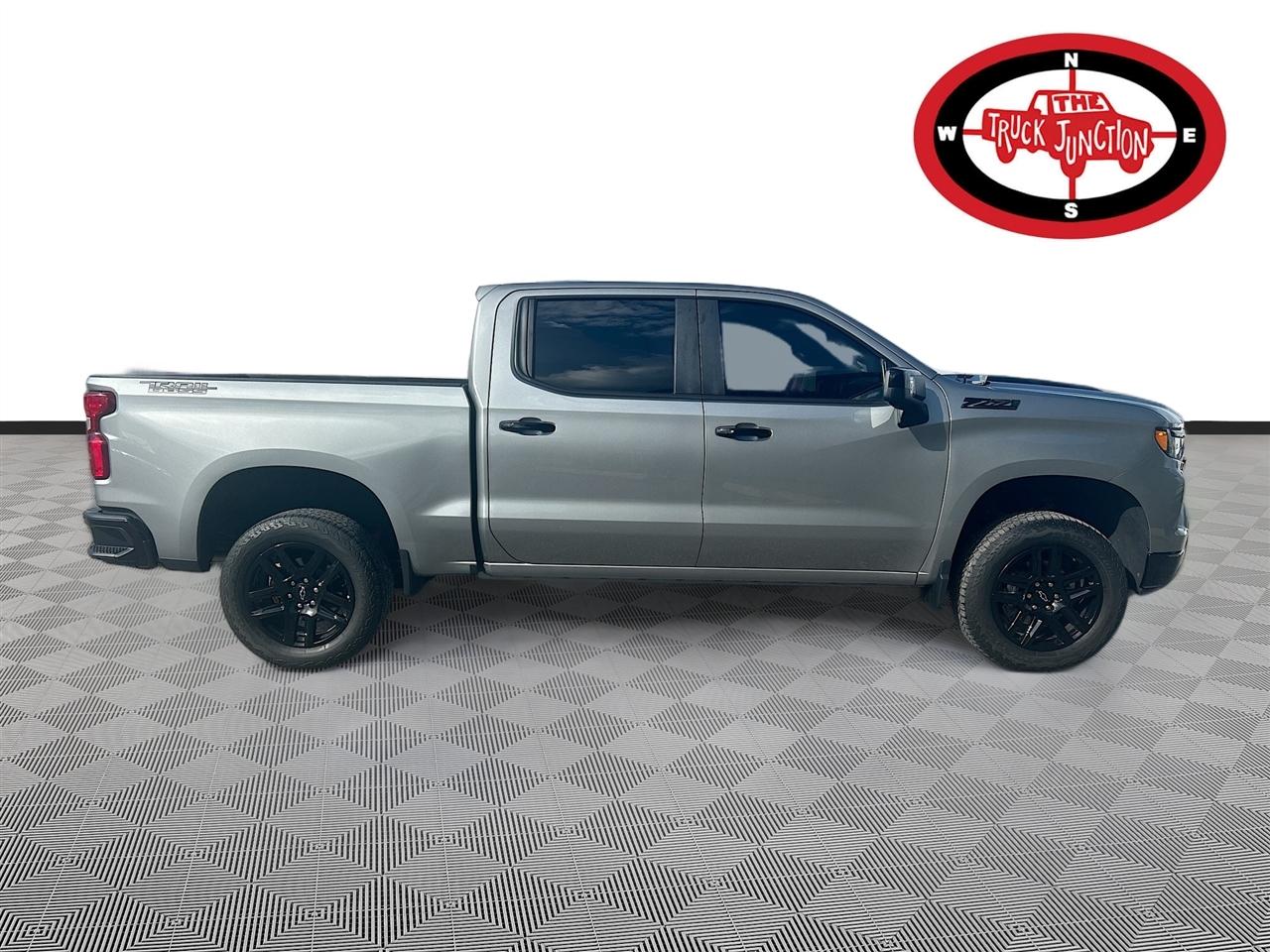 Chevrolet Silverado 1500 4WD Crew Cab 147" LT Trail Boss 2024