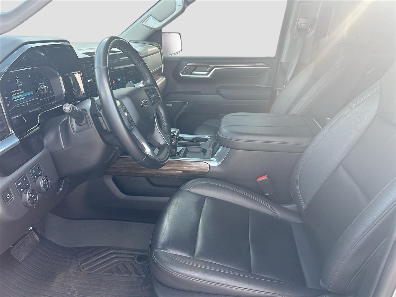 Chevrolet Silverado 1500 4WD Crew Cab 147" LT Trail Boss 2024