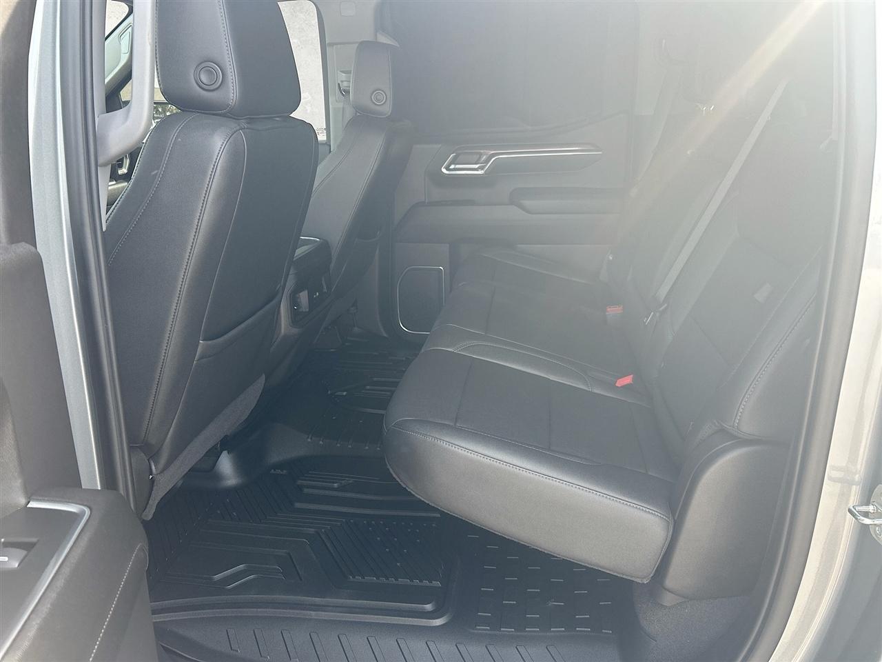 Chevrolet Silverado 1500 4WD Crew Cab 147" LT Trail Boss 2024