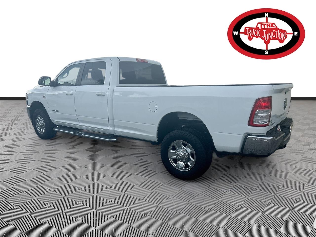 RAM 2500 Big Horn 4x4 Crew Cab 8' Box 2021