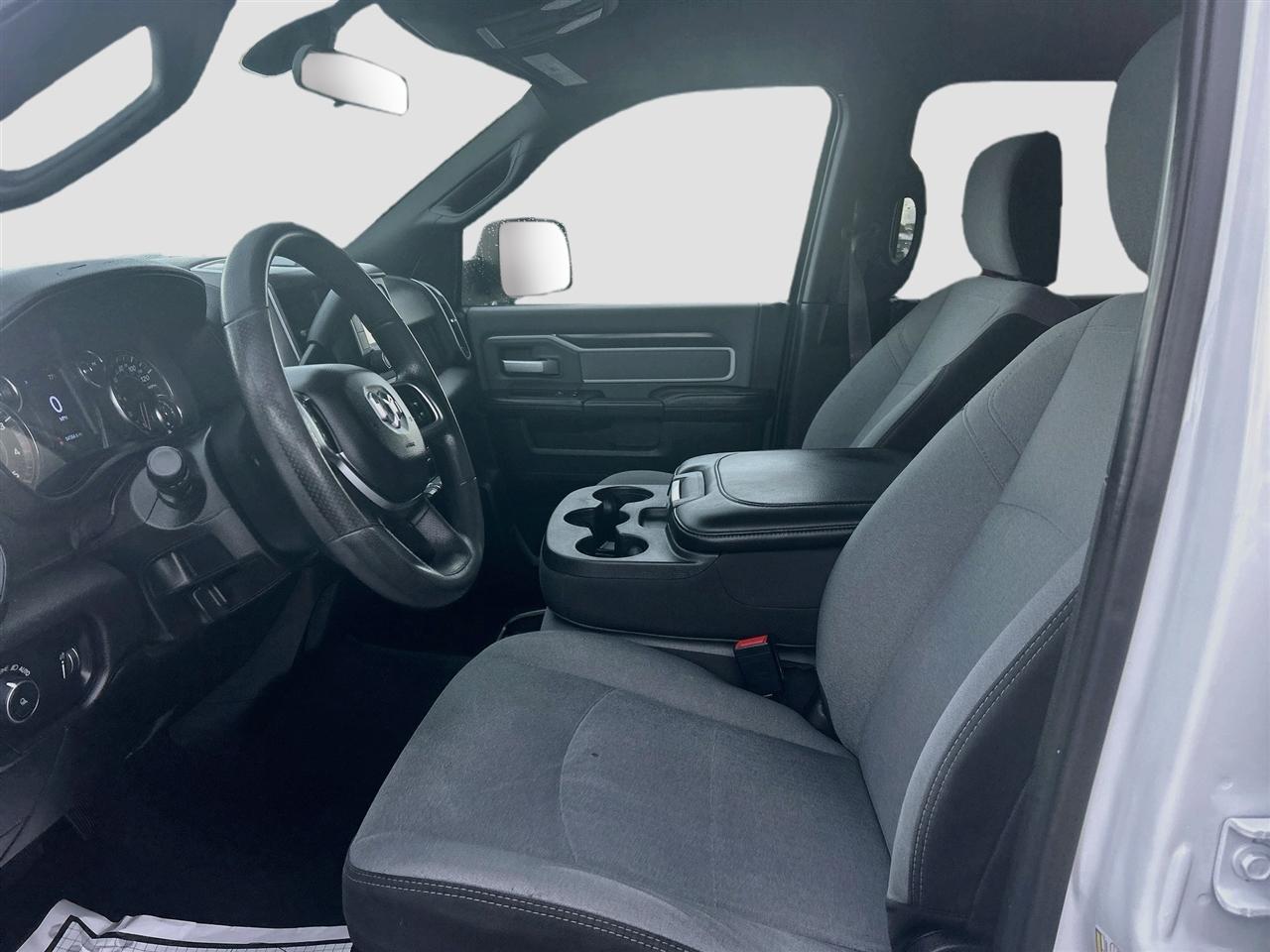 RAM 2500 Big Horn 4x4 Crew Cab 8' Box 2021