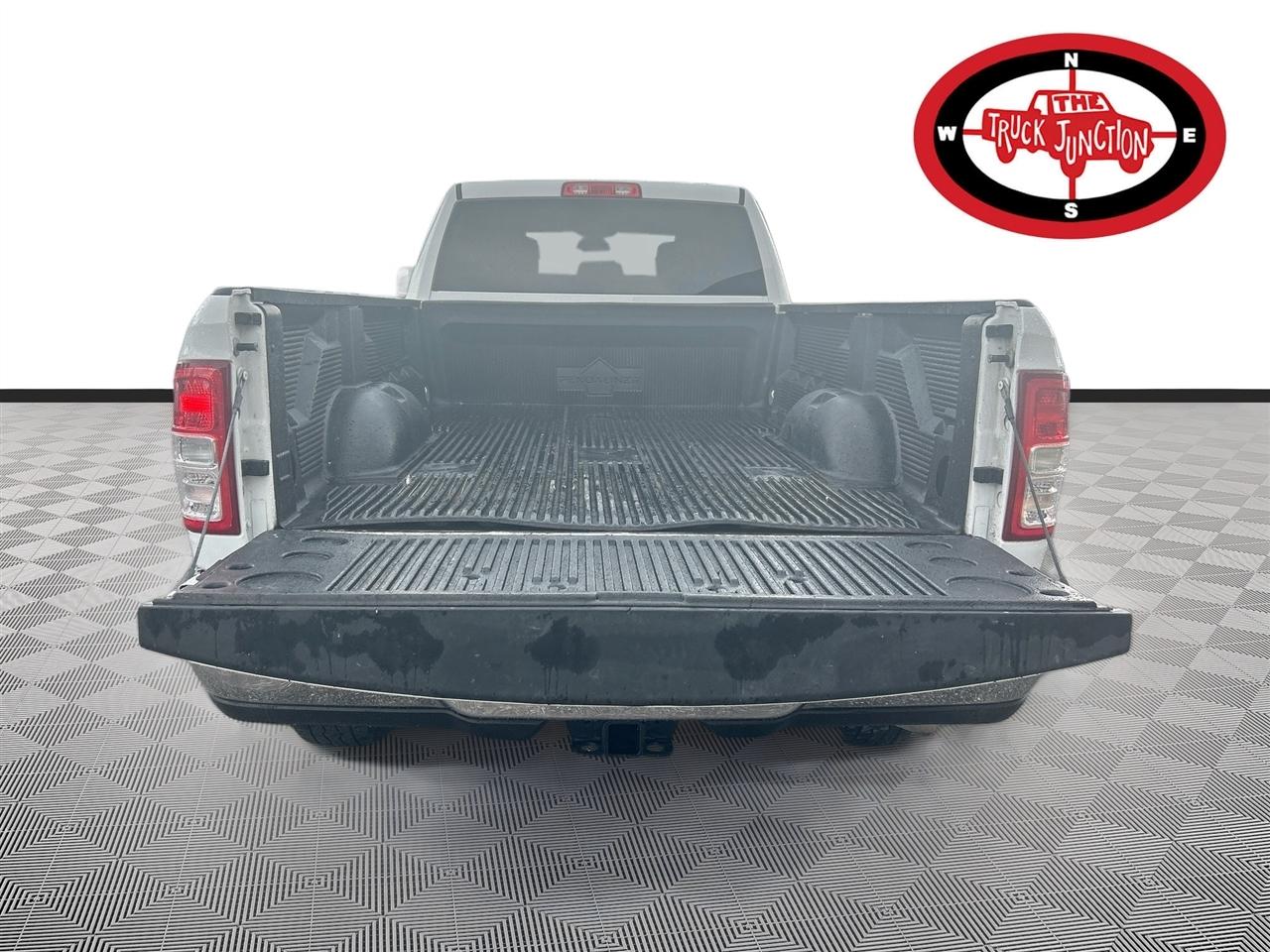 RAM 2500 Big Horn 4x4 Crew Cab 8' Box 2021