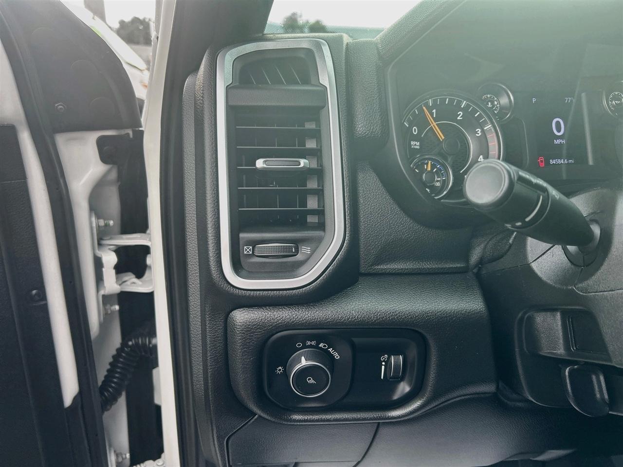 RAM 2500 Big Horn 4x4 Crew Cab 8' Box 2021