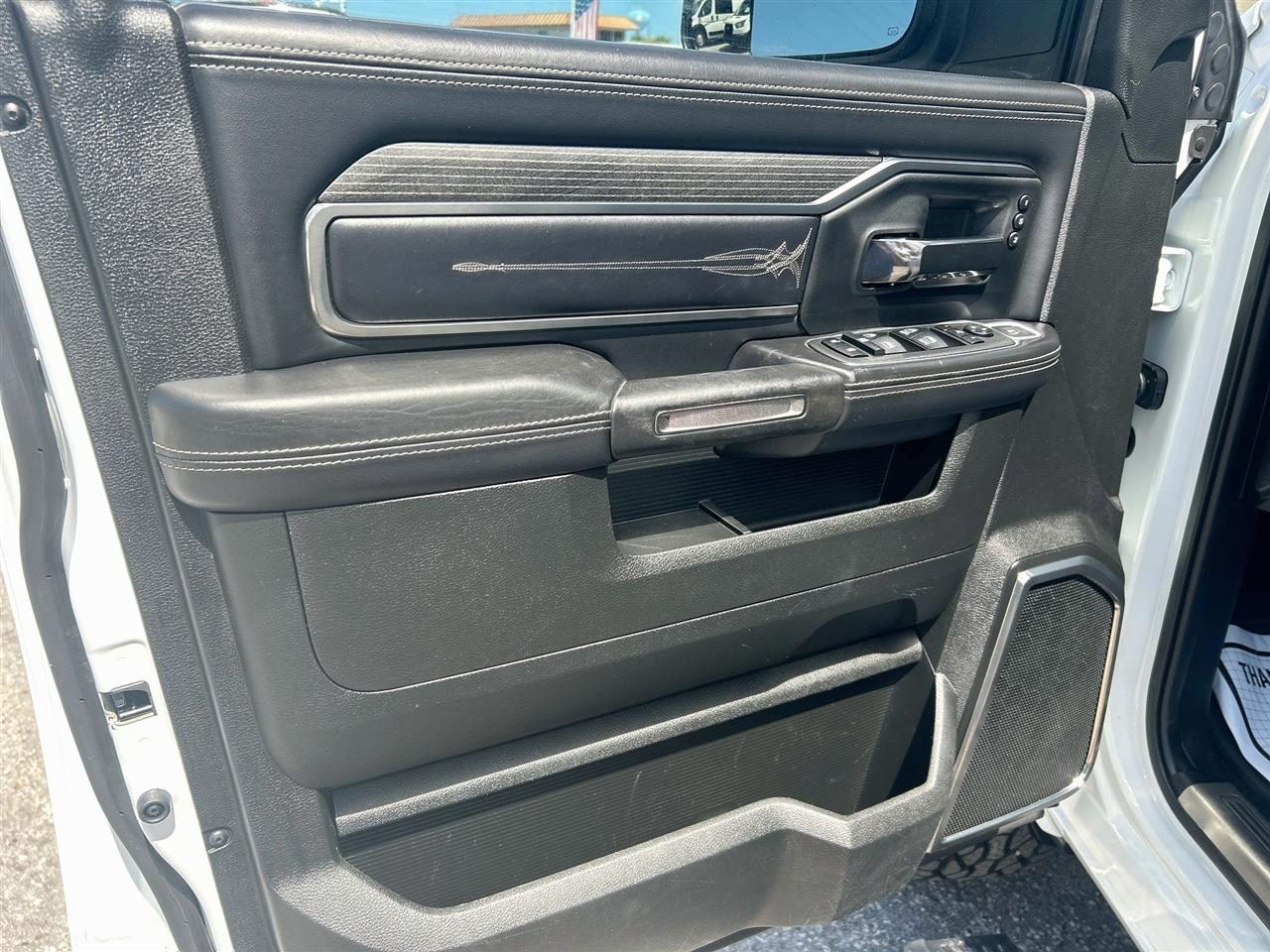 RAM 2500 Limited 4x4 Mega Cab 6'4" Box 2022